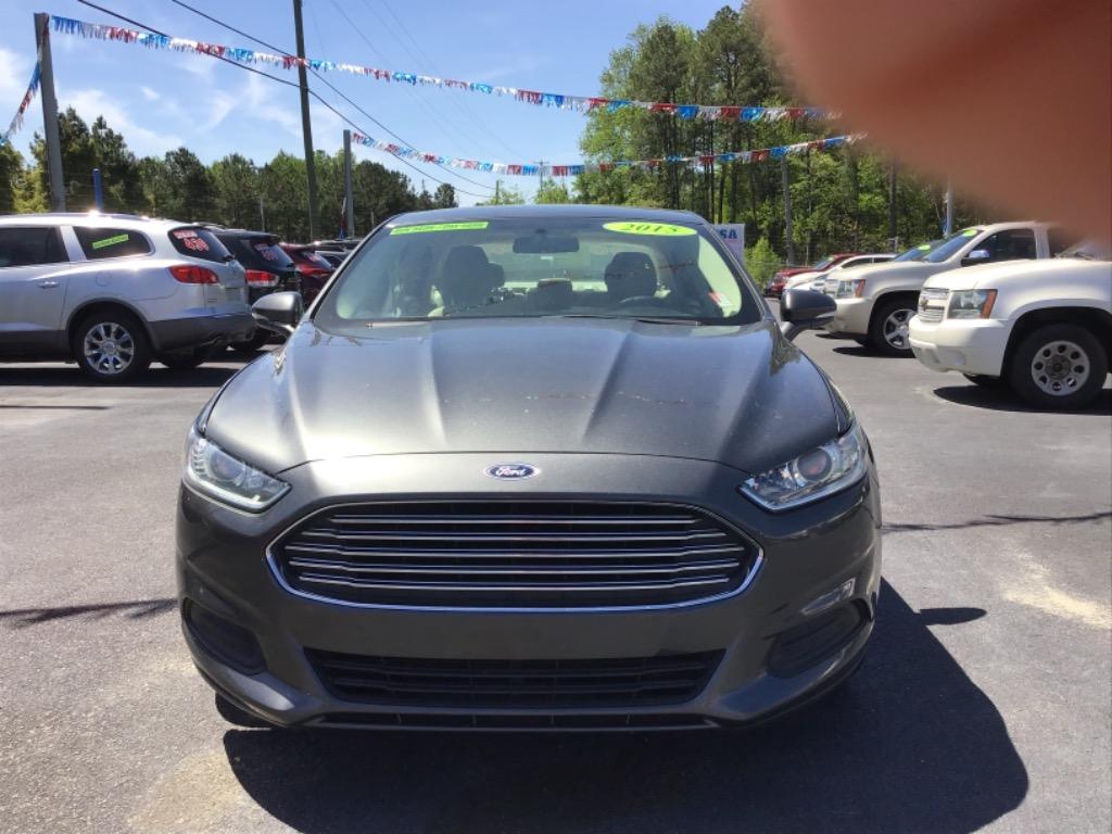 2015 Ford Fusion SE's photo
