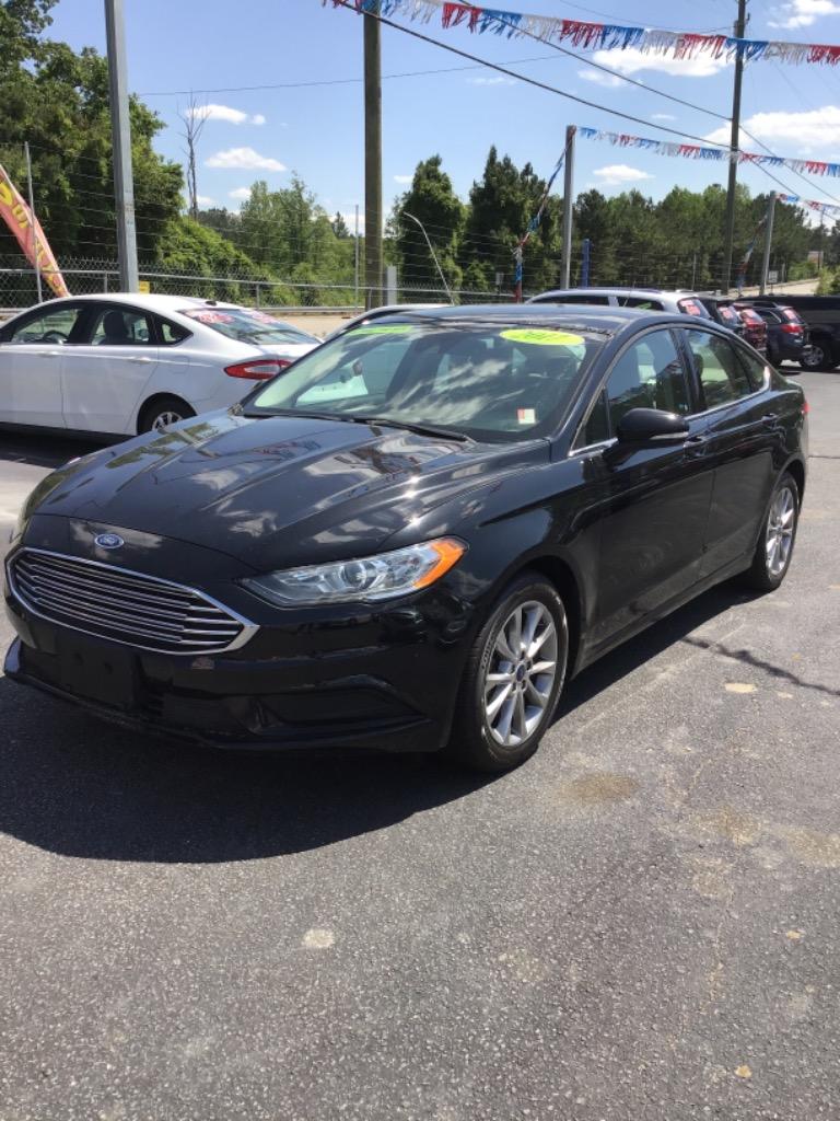 2017 Ford Fusion SE's photo